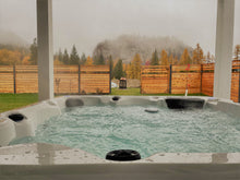 Load image into Gallery viewer, Memory Maker Spas Bowen 6 Hot Tub