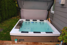 Load image into Gallery viewer, Memory Maker Spas Edgemont 6 Hot Tub